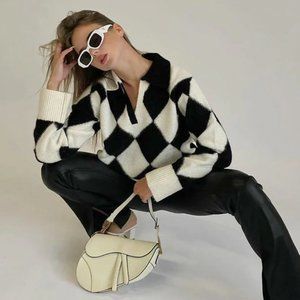 DIAMOND BLACK COLLARED V-NECK WOOL KNIT SWEATER